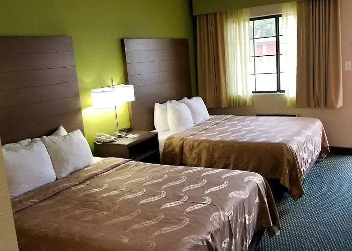 Econo East I-40 Inn