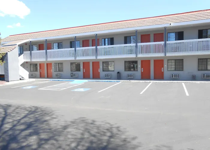 Econo East I-40 Inn